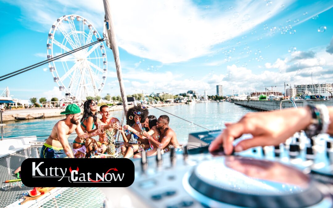 How to Close Out the Season with a Late Summer Boat Party in Scottsdale